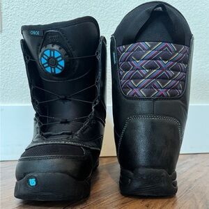 Women’s Burton Chloe snowboard boots, size US 7 (UK 5 / EU 38).